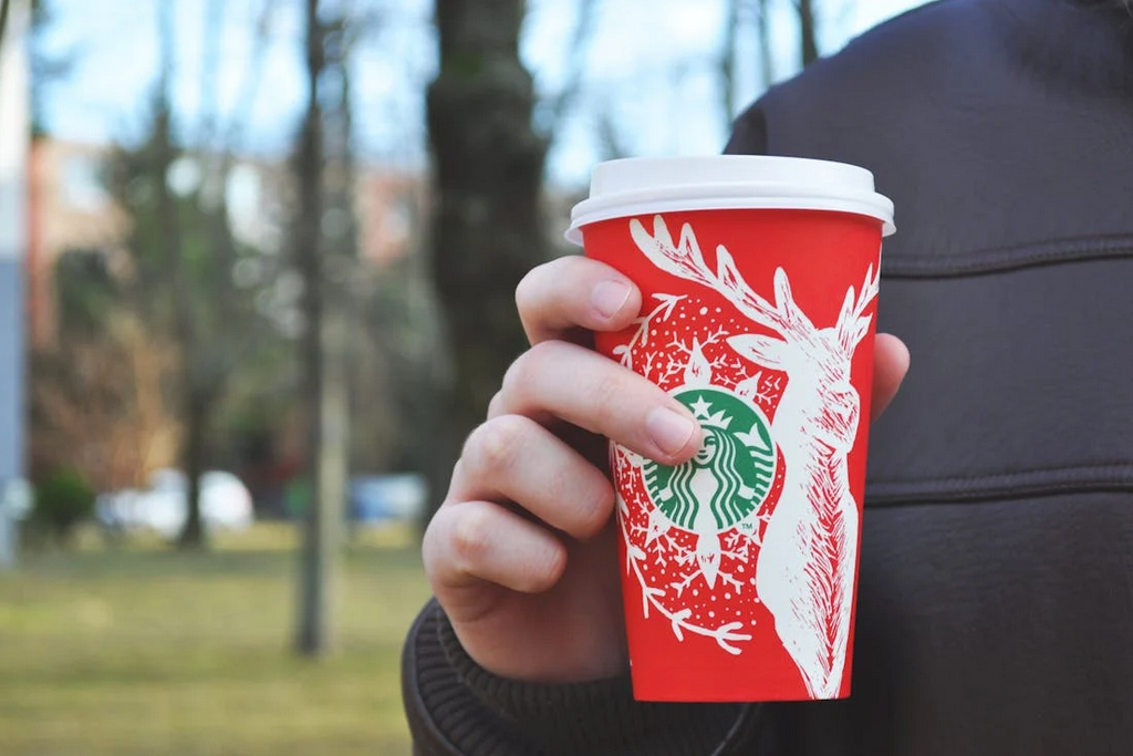 星巴克沒有一句文案的廣告，卻是吸引人的宣傳
